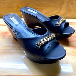 Guess Rae’s Platform Open Toe Sandals